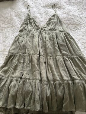 •Women’s Size Large GARAGE green dress •selling for $10